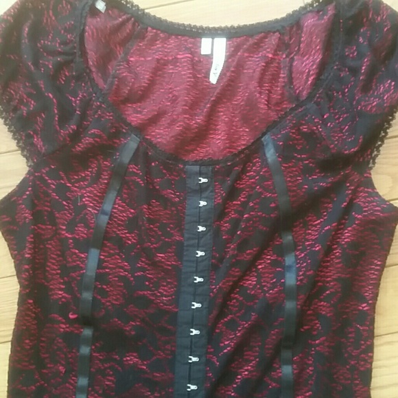 Top - Picture 2 of 2